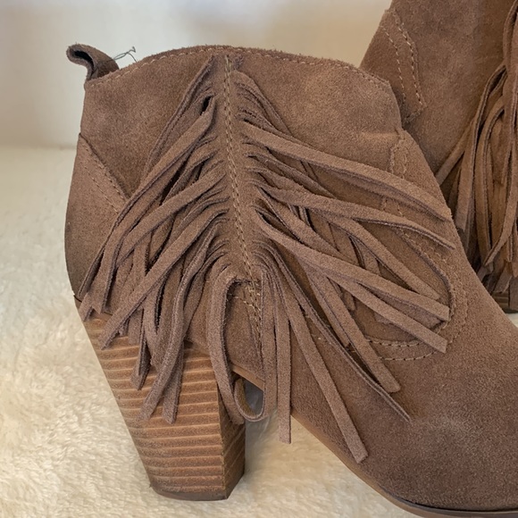 Steve Madden Cian booties with Fringe Size 9.5 M - Picture 8 of 8